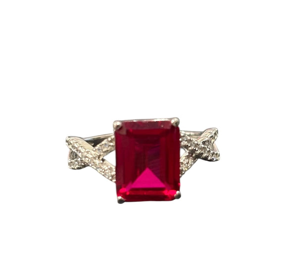 LC GEMS - 925 silver ring with a rectangular lab created ruby